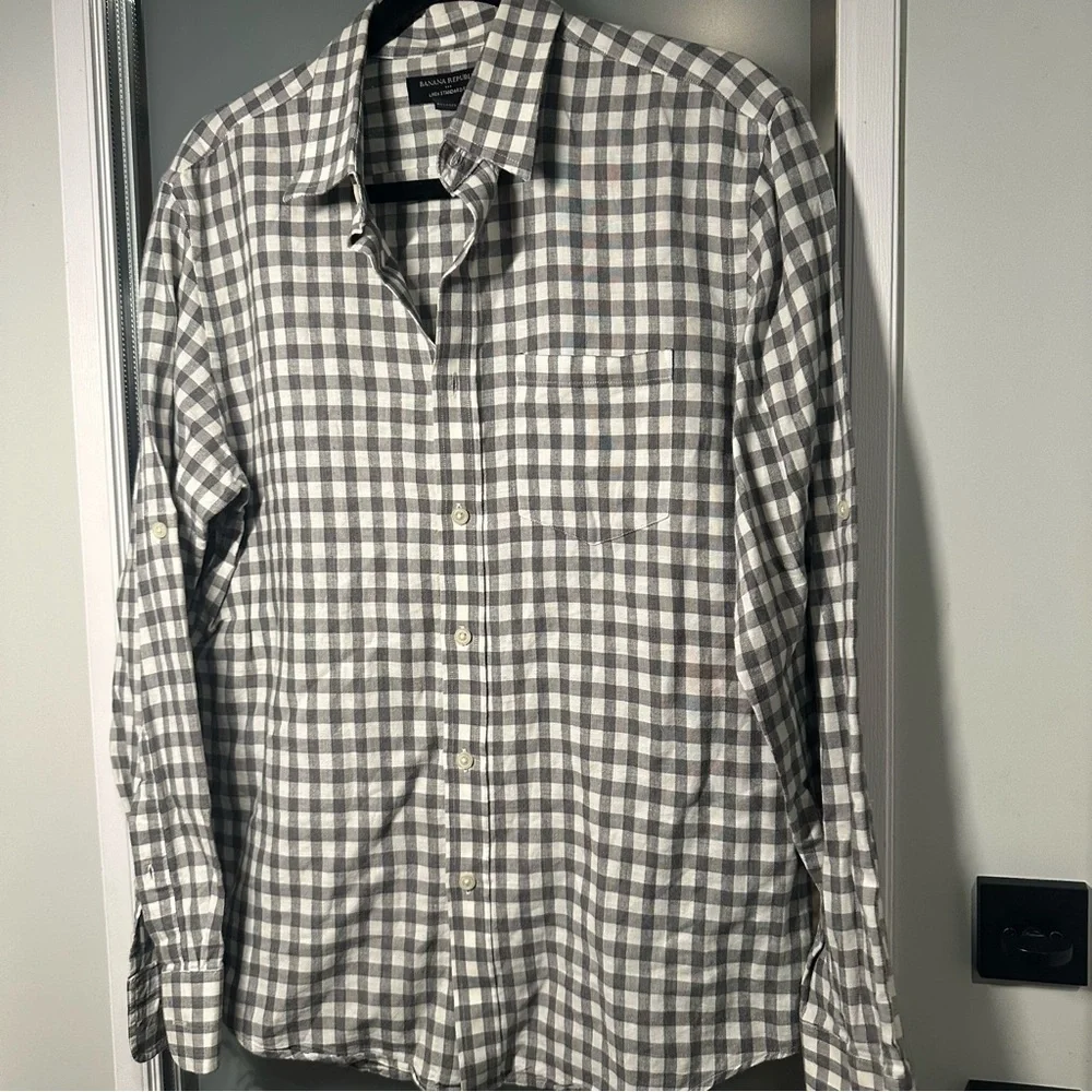 BANANA REPUBLIC Size S Standard Fit Linen Button Down Shirt